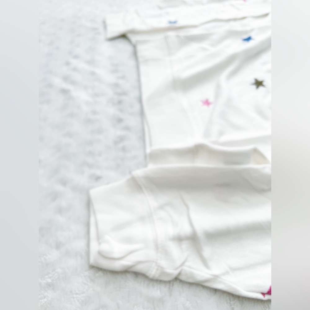 NWT- MONROW Boyfriend Sweatshirt with Allover Embroidered Star Print in Natural - Picture 6 of 11